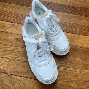 Universal Thread Flora Sneakers in pink/ cream Size 7